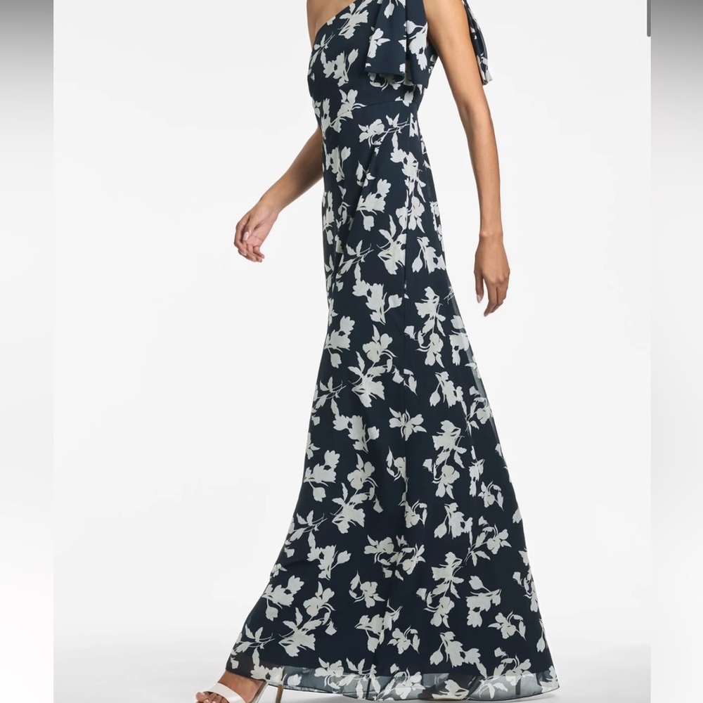 Sachin + Babi Chelsea Gown Navy Venetian Petal - Picture 4 of 8